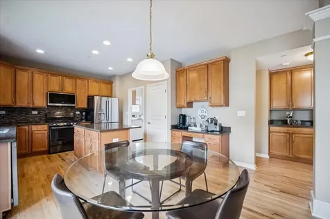 2 Springbrook Court Streamwood IL 60107