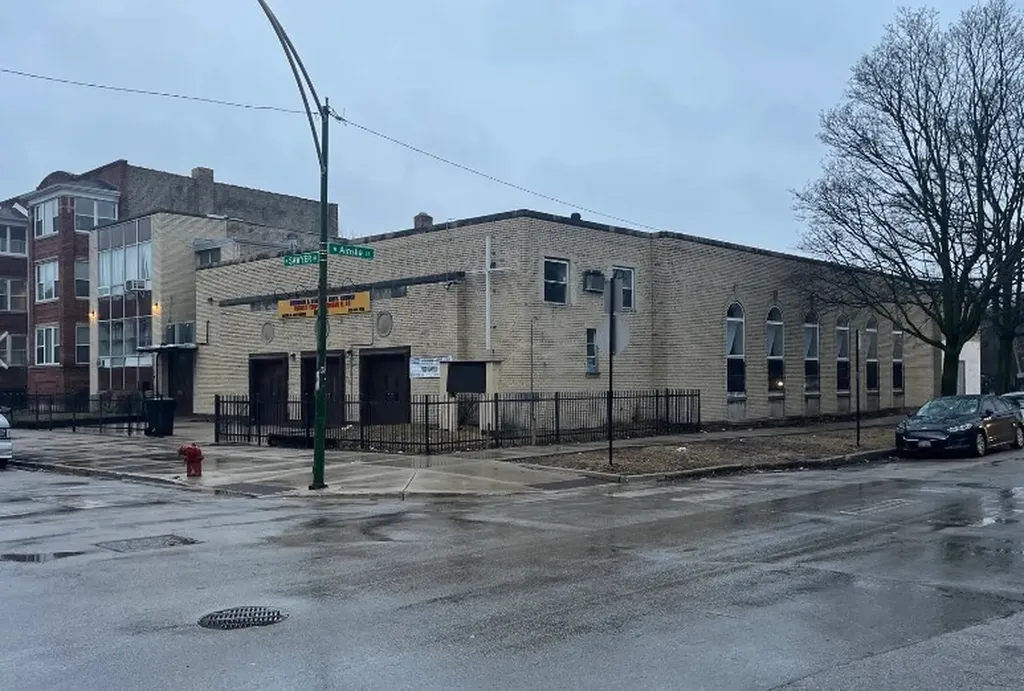 4854 North Sawyer Avenue Chicago IL 60625