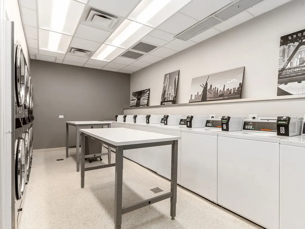 88 West Schiller Street Chicago IL 60610