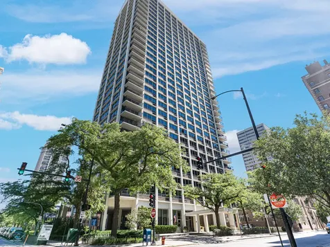 88 West Schiller Street Chicago IL 60610