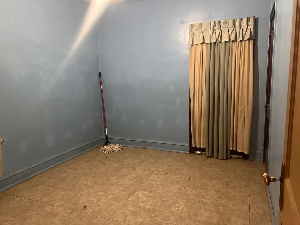 8753 South Laflin Street Chicago IL 60620