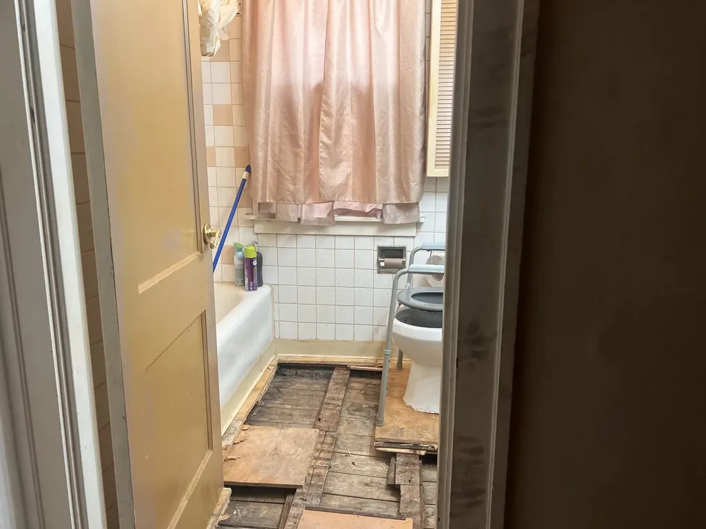 8753 South Laflin Street Chicago IL 60620