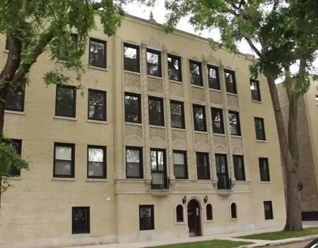 6101 North Washtenaw Avenue Chicago IL 60659