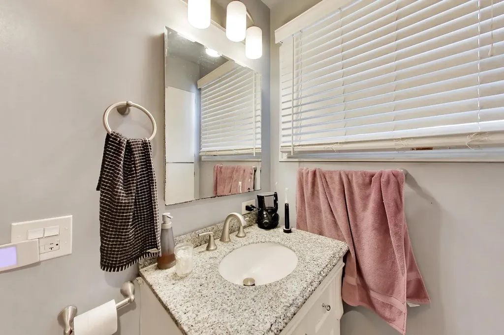 2102 West Belle Plaine Avenue Chicago IL 60618