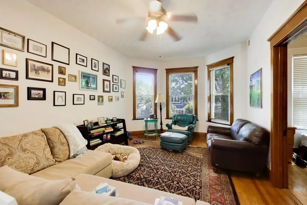 2102 West Belle Plaine Avenue Chicago IL 60618