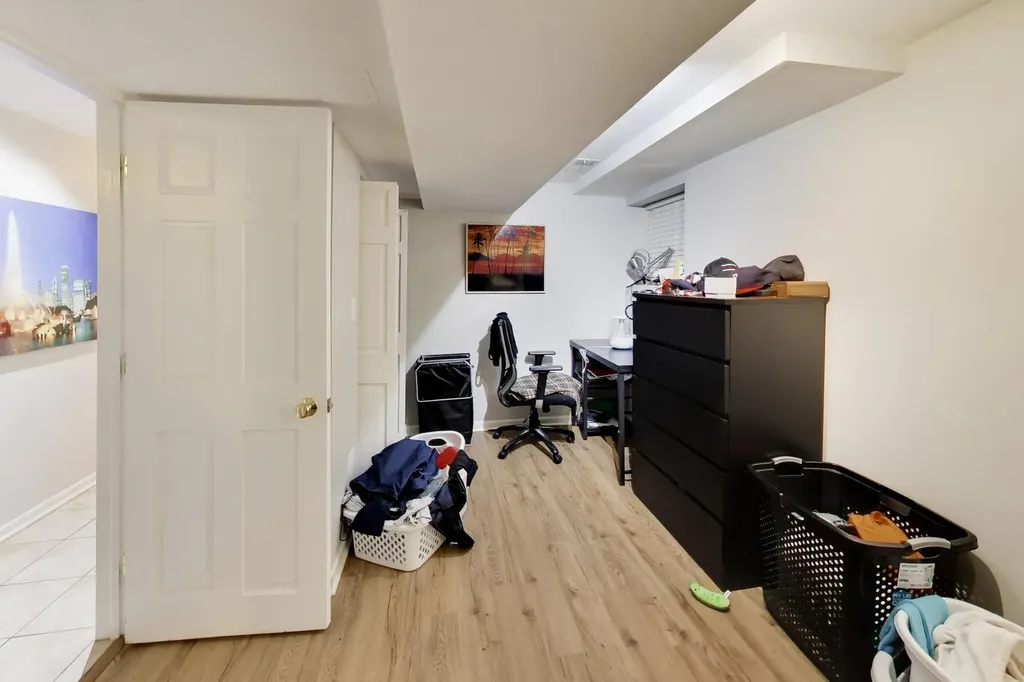 2102 West Belle Plaine Avenue Chicago IL 60618