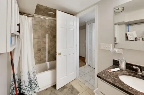 2102 West Belle Plaine Avenue Chicago IL 60618