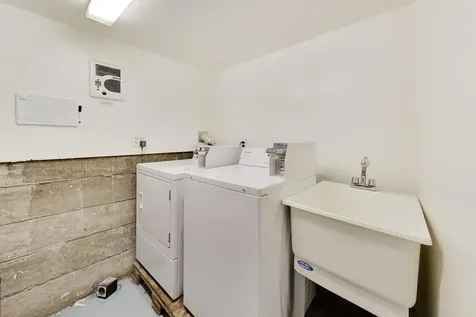 2102 West Belle Plaine Avenue Chicago IL 60618