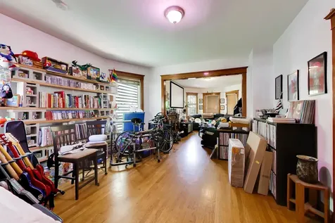 2102 West Belle Plaine Avenue Chicago IL 60618