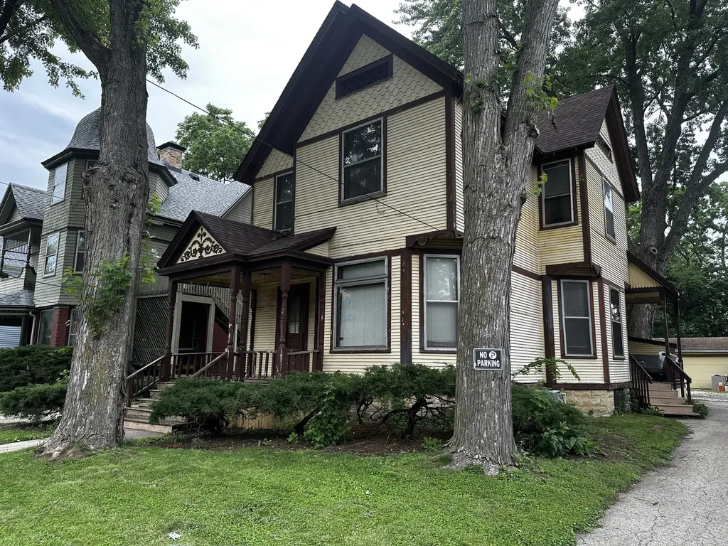 309 North View Street Aurora IL 60506