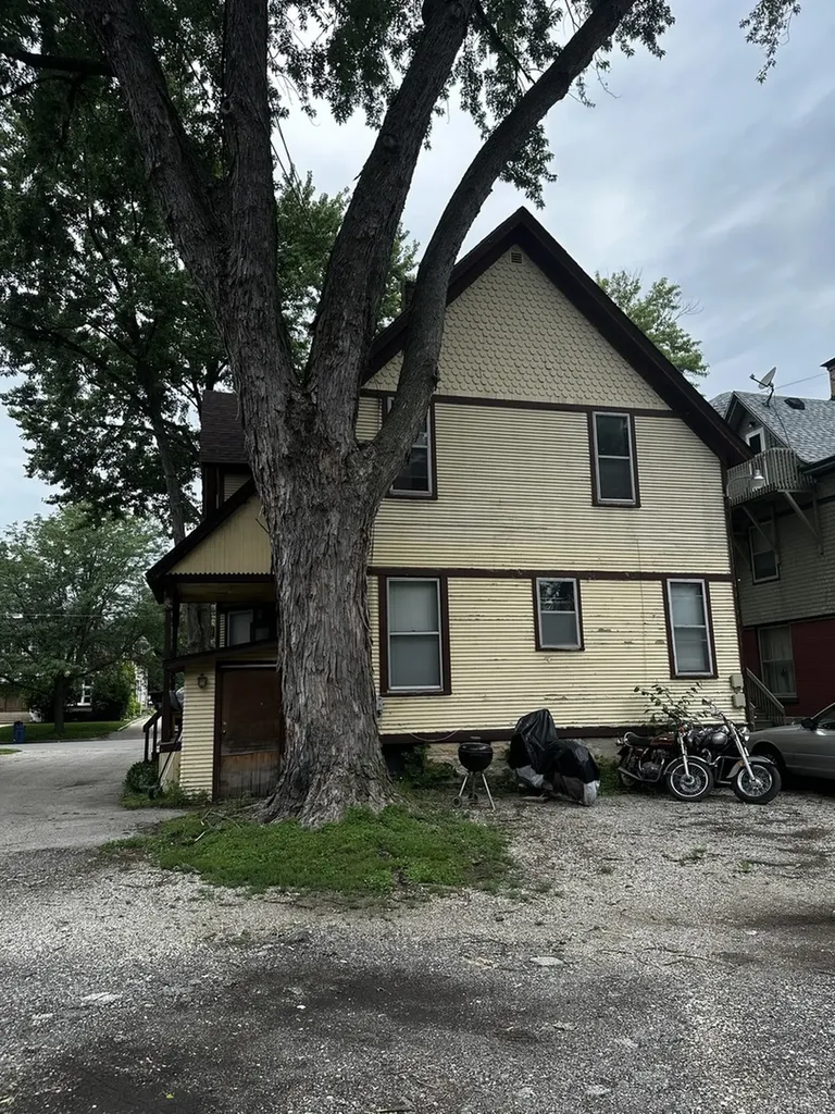 309 North View Street Aurora IL 60506