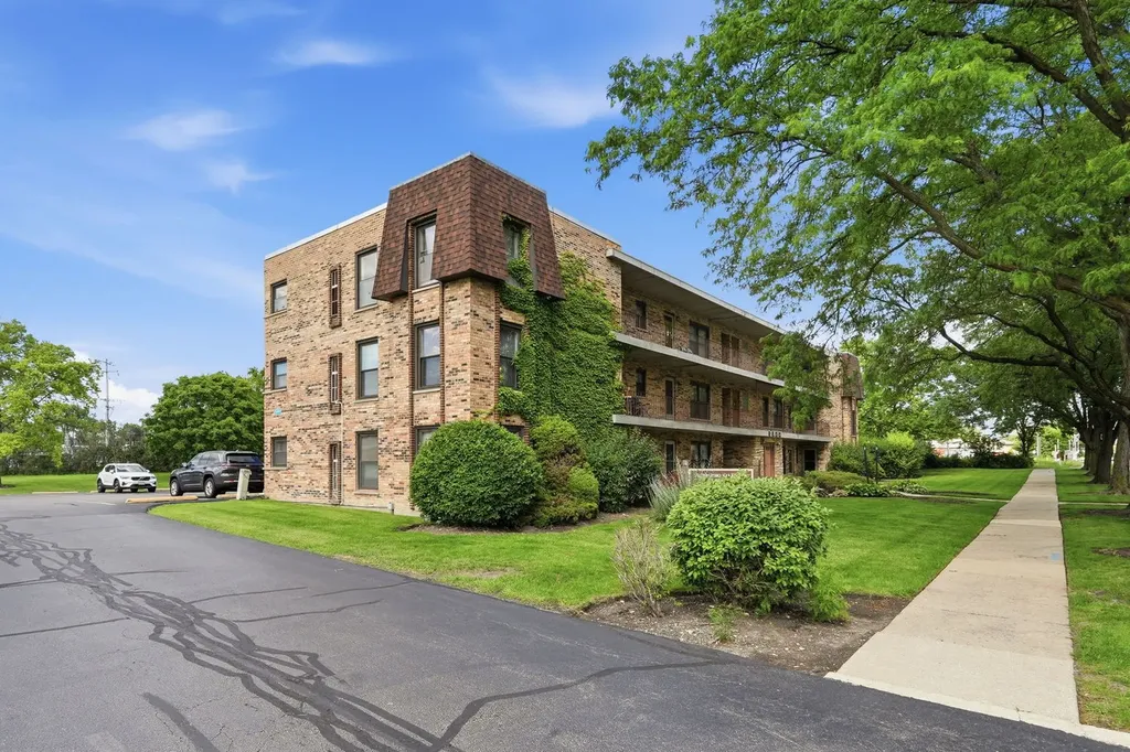 2600 Oakton Street Park Ridge IL 60068