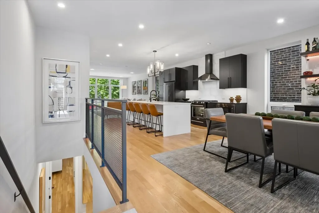 2719 West Haddon Avenue Chicago IL 60622