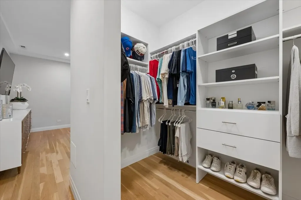 2719 West Haddon Avenue Chicago IL 60622