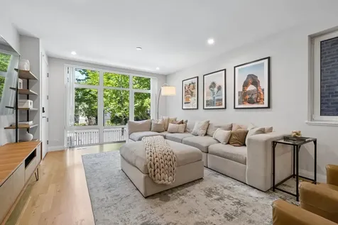 2719 West Haddon Avenue Chicago IL 60622