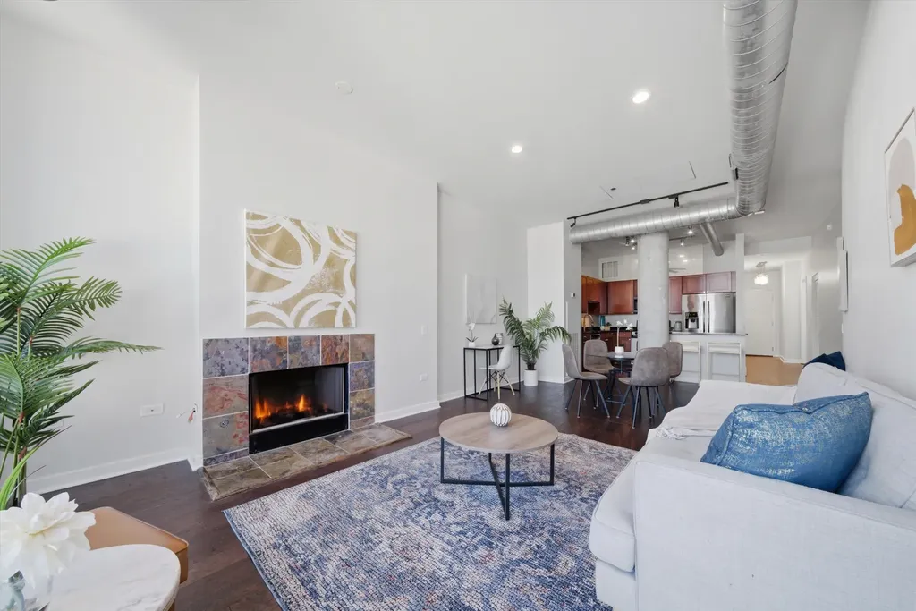 720 North Larrabee Street Chicago IL 60654