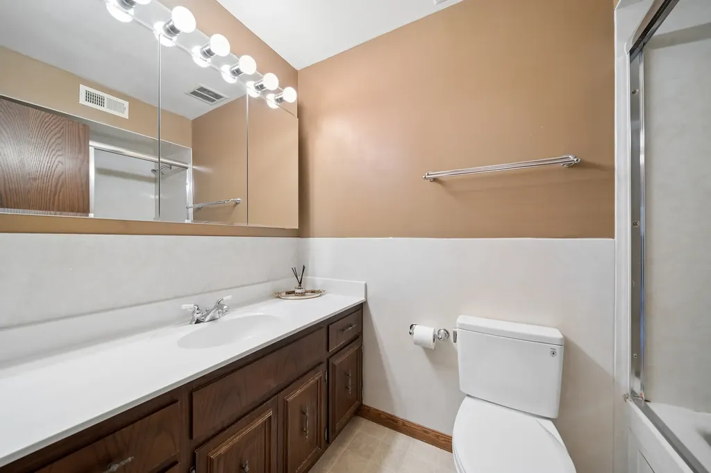 336 79TH Avenue Willowbrook IL 60527