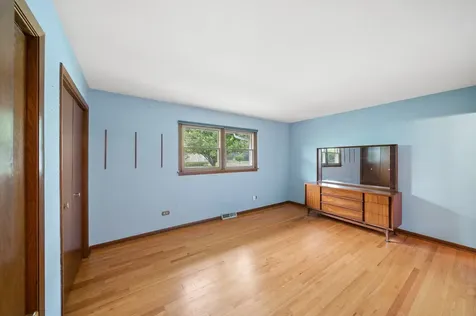 336 79TH Avenue Willowbrook IL 60527