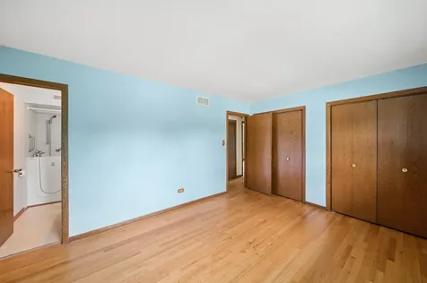 336 79TH Avenue Willowbrook IL 60527