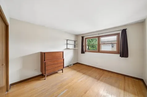 336 79TH Avenue Willowbrook IL 60527