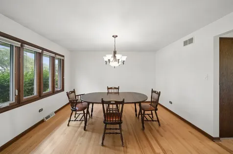 336 79TH Avenue Willowbrook IL 60527