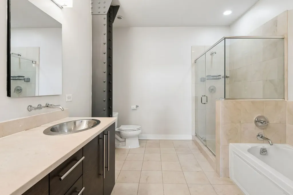 1050 West Hubbard Street Chicago IL 60622