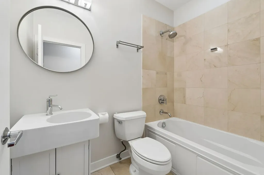 1050 West Hubbard Street Chicago IL 60622