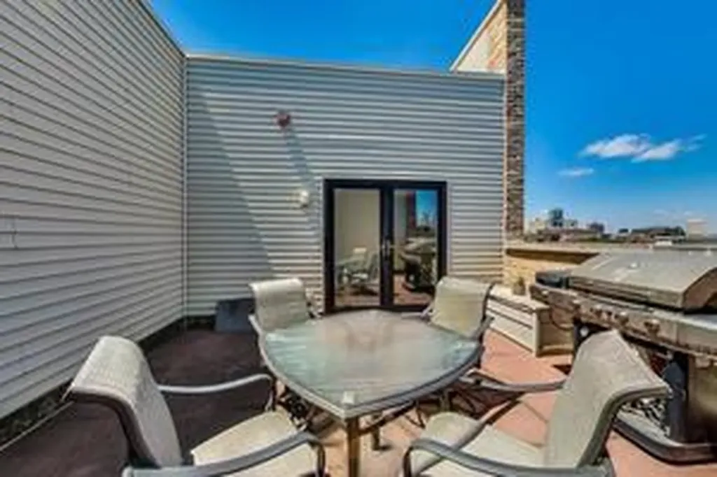 1050 West Hubbard Street Chicago IL 60622