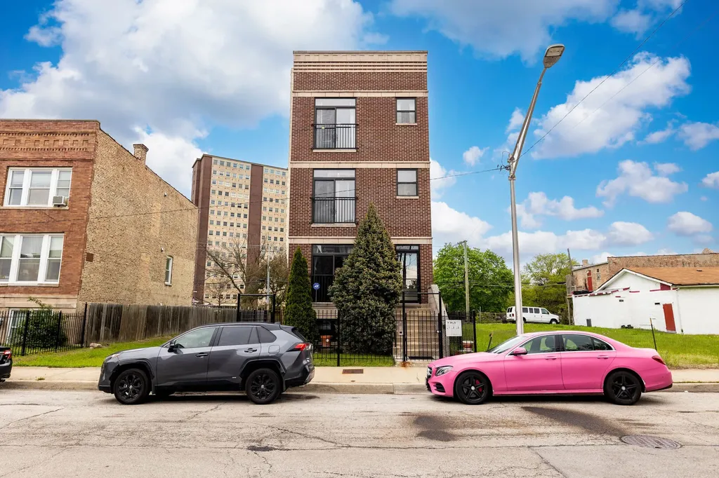 4245 South Langley Avenue Chicago IL 60653