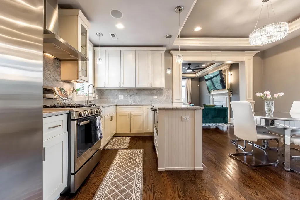 4245 South Langley Avenue Chicago IL 60653
