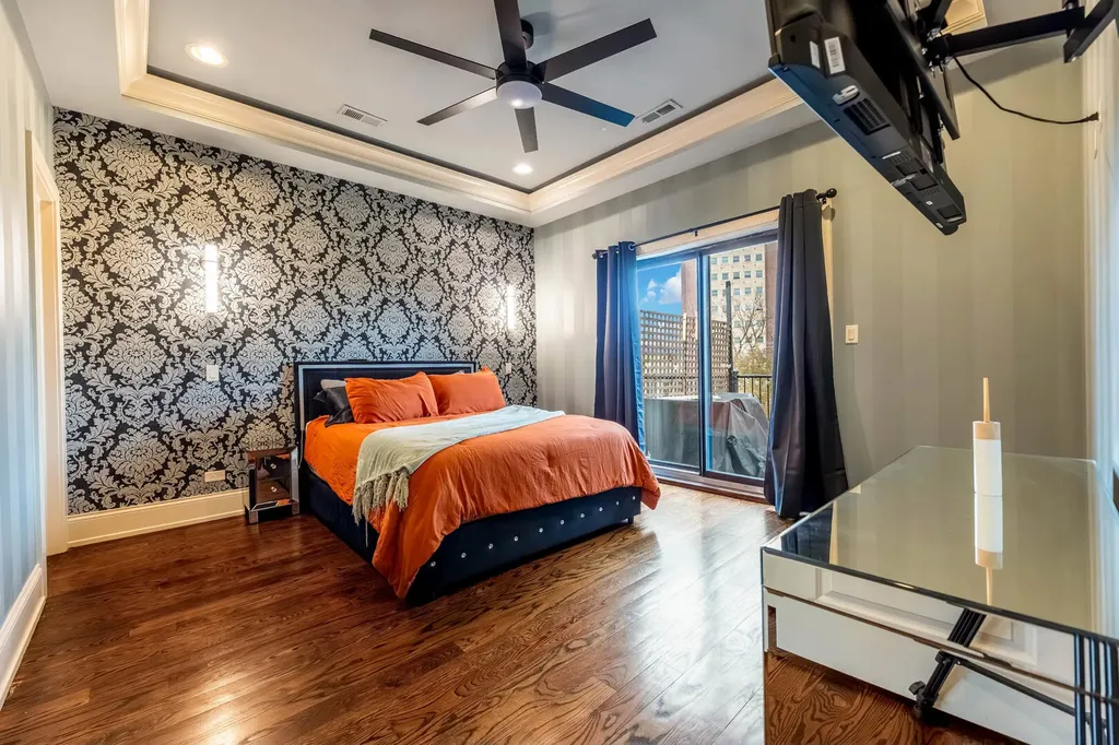 4245 South Langley Avenue Chicago IL 60653