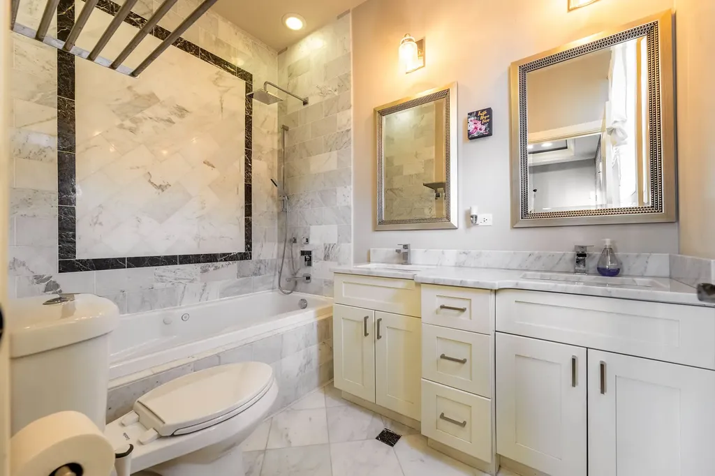 4245 South Langley Avenue Chicago IL 60653