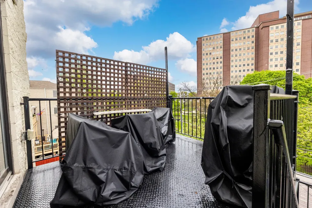 4245 South Langley Avenue Chicago IL 60653