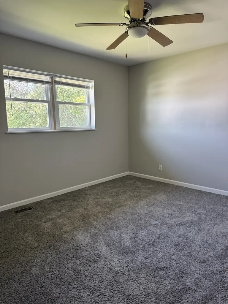685 Old Indian Trail Aurora IL 60506
