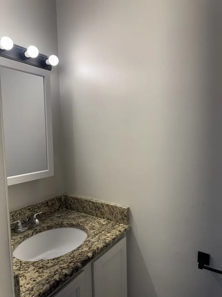 685 Old Indian Trail Aurora IL 60506