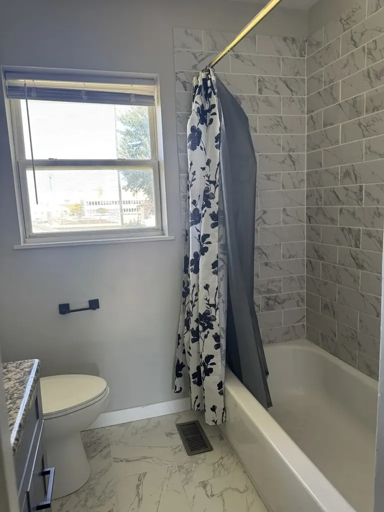 685 Old Indian Trail Aurora IL 60506