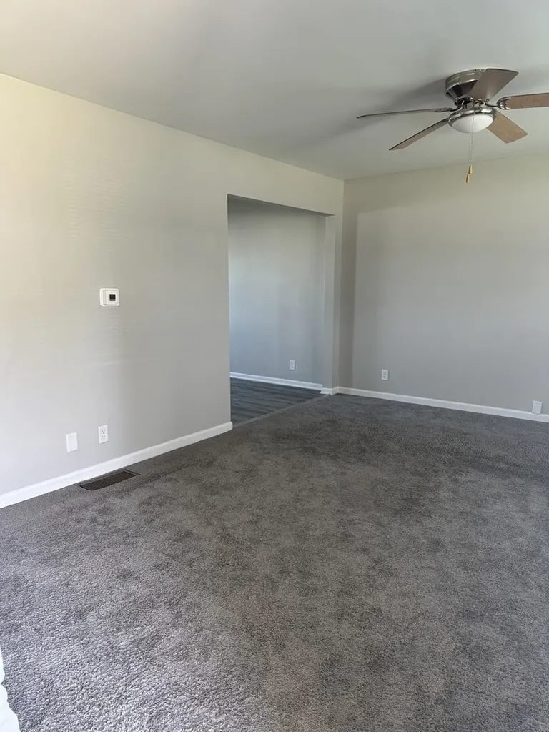 685 Old Indian Trail Aurora IL 60506