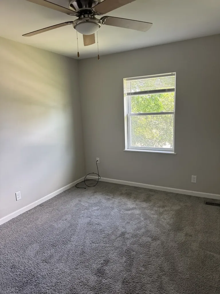 685 Old Indian Trail Aurora IL 60506