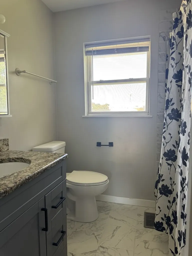 685 Old Indian Trail Aurora IL 60506
