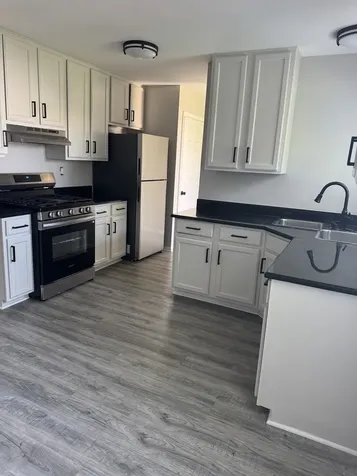 685 Old Indian Trail Aurora IL 60506