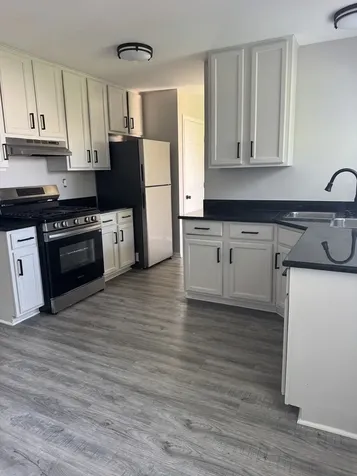 685 Old Indian Trail Aurora IL 60506