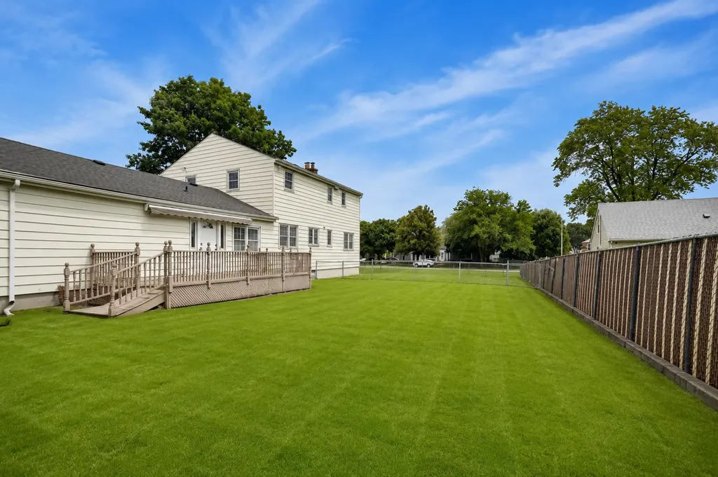 23W019 Sidney Avenue Glen Ellyn IL 60137