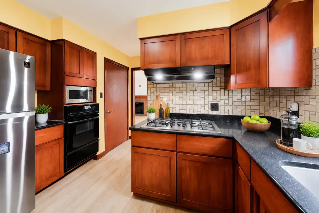 23W019 Sidney Avenue Glen Ellyn IL 60137
