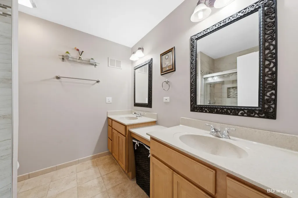 846 Pheasant Walk Drive Schaumburg IL 60193