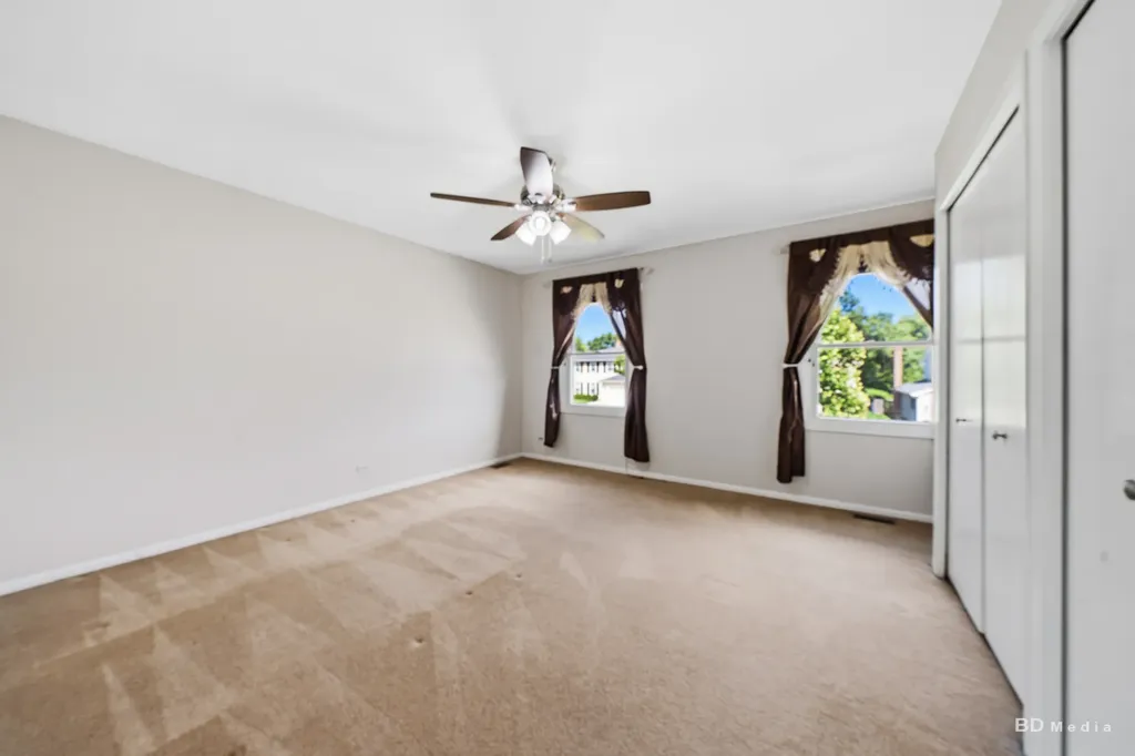 846 Pheasant Walk Drive Schaumburg IL 60193