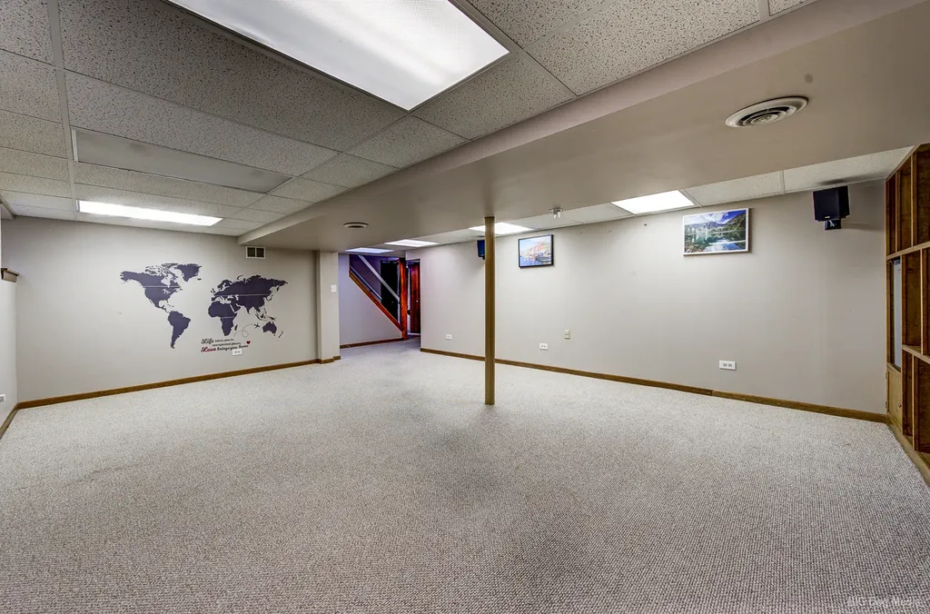 846 Pheasant Walk Drive Schaumburg IL 60193