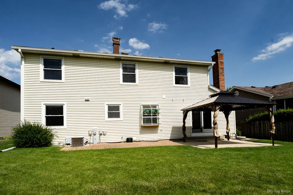 846 Pheasant Walk Drive Schaumburg IL 60193