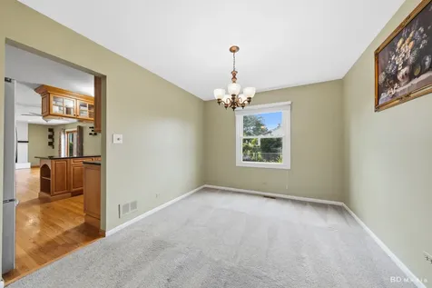 846 Pheasant Walk Drive Schaumburg IL 60193