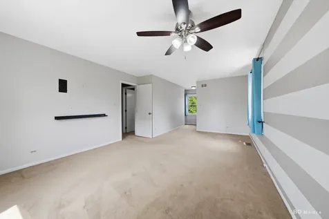 846 Pheasant Walk Drive Schaumburg IL 60193