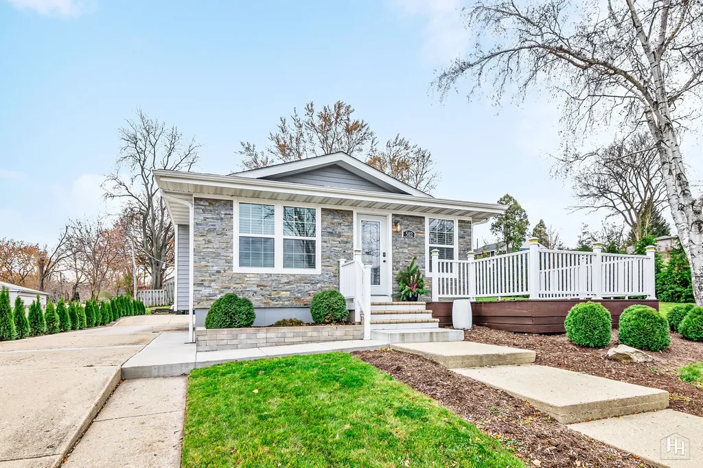 502 Plum Street Lake In The Hills IL 60156